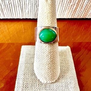 Chrysoprase set in 14 KT Gold on Sterling Silver Band